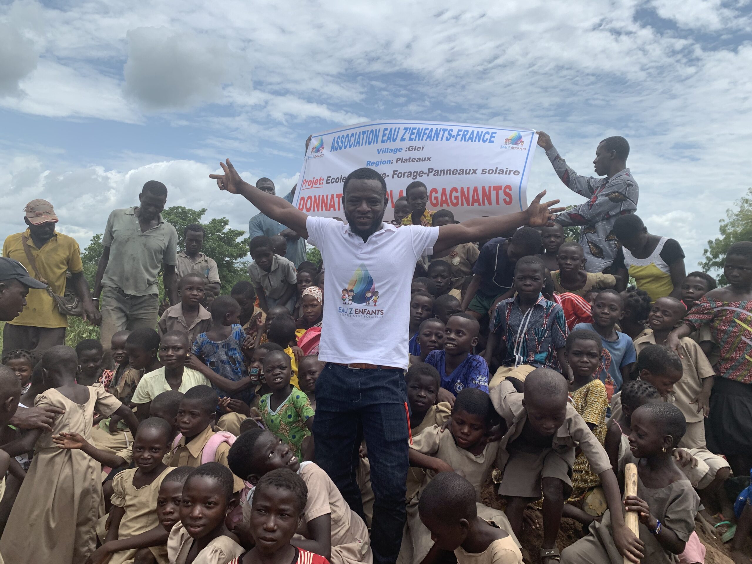 Journée mondiale de l’aide humanitaire : Eau Z’Enfants au service des orphelins Guinéens et Togolais